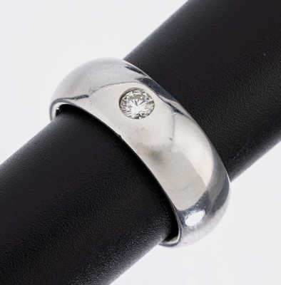 14 kt Gold Brillant-Ring, WG 585/000, qualitätvolle Verarbeitung, Brillant ca. 0.15 ct (grav.) Weiß/vs, RW 55, ca. 12.0 g