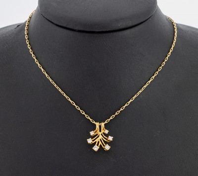 18 kt Gold Brillant-Anhänger, GG 750/000, 6Brillanten zus. ca. 0.24 ct Weiß/si, an Kette, GG 750/000, L. ca. 39 cm, Karabinerschließe, ca. 5.7 g