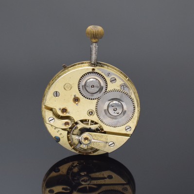 IWC Taschenuhrwerk Kaliber 53, Schweiz um 1890, Emailzifferbl. riss., röm. Zahlen, gold. Zeiger, 3 verschr. Chatons, Komp.-Unr. m. gebl. ...