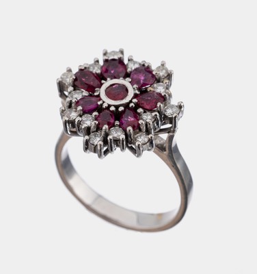 18 kt Gold Rubin-Brillant-Ring, WG 750/000,7 facett. Rubintropfen und 1 rundfacett. Rubinca. 0.78 ct, 14 Brillanten zus. ca. 0.56 ct Weiß/si, RW ...