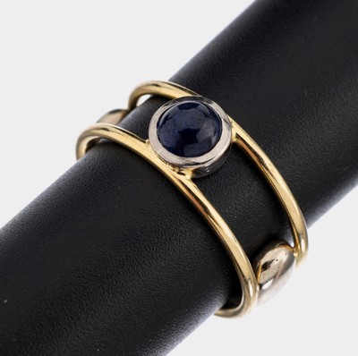 14 kt Gold Saphir-Ring, GG/WG 585/000, runder Saphir-Cabochon ca. 0.70 ct, RW 54, ca. 7.5 g