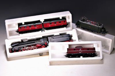 Konvolut 14 Modelleisenbahnen Spur 00, Lima, Tenderlok 205111 (GWR 4589), 203016, 305334, E-Lok 309127, 208121, 208051, 208117, Diesellok 208114, ...