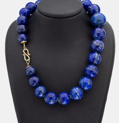 Lapislazuli-Collier, S-Schließe Silber vergoldet, Kugeld. ca. 16.4 - 24.6 mm, L. ca. 50 cm, ca. 291 g