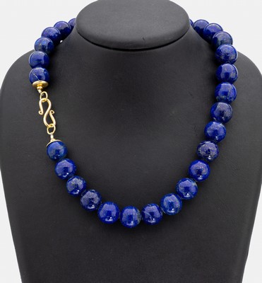 Lapislazuli-Collier, S-Schließe Silber vergoldet, Kugeld. ca. 13.1 - 14.5 mm, L. ca. 45 cm