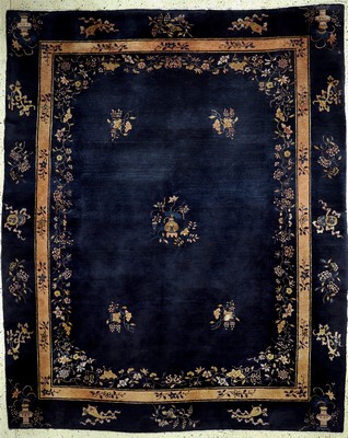 Antiker Peking, China, 19.Jhd, Wolle auf Baumwolle, ca. 353 x 283 cm, EHZ: 2(kleiner geflickter Riss).