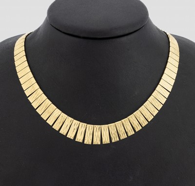 14 kt Gold Collier, GG 585/000, ca. 23.5 g,strukturierte Glieder im Verlauf, L. ca. 42-47 cm, Federringschließe