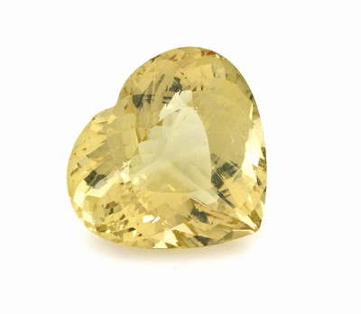 Loser Orthoklas, ca. 55.59 ct, facett. Herz, AIG Identification Card anbei
