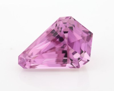Loser Kunzit, ca. 39.68 ct, Treppenschliff in Fantasieschliff