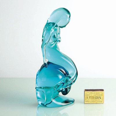 Glasskulptur einer Meerjungfrau, Ermanno Nason für Cenedese, Murano, Italien, 1963-72, türkis eingefärbtes Glas, auf einerWelle sitzende ...