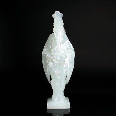 Große Glasskulptur Chinese, wohl Ermanno Nason für Cenedese, Murano, Italien, opakes, schwach jadegrünes Glas, stehender bärtiger Asiate mit ...