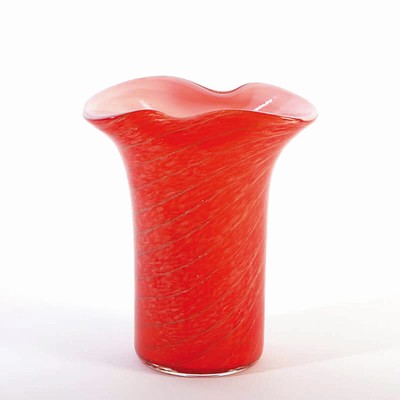 Vase, Aureliano Toso Murano, opak-weißer Innenüberfang, rot-opaker Überfang Spiralform, H. ca. 18cm, oberer Rand ausgezogen und eingezogen