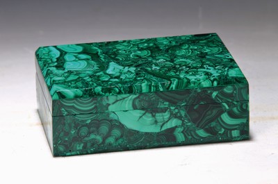 Deckeldose aus Malachit, neuzeitlich, ca. 5x15.5x10.5cm, Wandstärke ca. 0.5cm