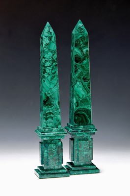 Paar Obelisken aus Malachit, neuzeitlich, H. je ca. 31cm