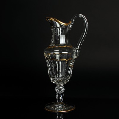 Wasserkrug, Cristallerie St. Louis, Modell Excellence, farbloses Kristallglas reich geschnitten und geschliffen, Goldränder, H. ca. 34.5cm