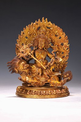 Dharmapala, Tibet/Nepal, 2. Hälfte, 20. Jh., Bronze, mit Flammenaureole, Mahakala auf Fabeltier sitzend, ca. 21 x 16.5 cm