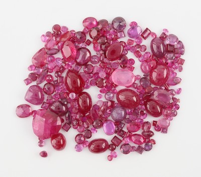 Lot lose Rubine, zus. ca. 50 ct, versch. Schliffformen, Größen und Farbnuancen, Ausfassware