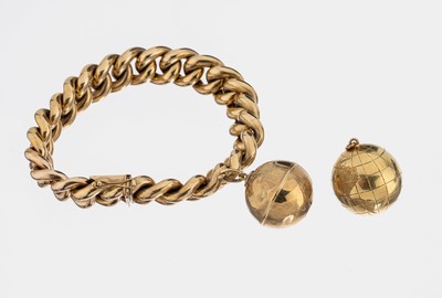 8 kt Gold Armband, GG 333/000 gefüllt, B. ca. 1.3 cm, mit bewegl. Abhängung in Form der Erdkugel, GG 333/000 gefüllt, besch., dazu 1 weitere ...