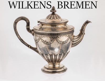Teekanne, 800er Silber, deutsch, ovoide Grundform mit klassizistischen Elementen, Zierbänder, Girlanden und Perlleisten, H. ca. 21.5 cm, ca. 640 g, ...