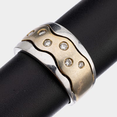 14 kt Gold Brillant-Ring, GG/WG 585/000, 7 Brillanten zus. ca. 0.25 ct Weiß/si, RW 57, ca. 10.3 g