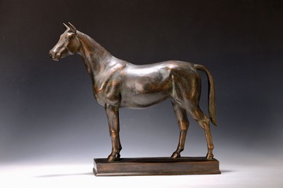 Bronzeskulptur eines Pferdes, nach altem Vorbild, H. ca. 42cm, L. ca. 50cm, B. ca. 13cm