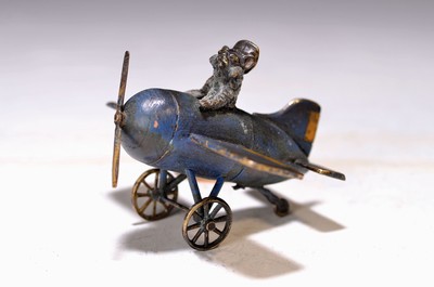 Wiener Bronze, 2.H.20.Jh., Katze in Propellermaschine, bunt staffiert, ca. 6x7 cm,sign. Franz Bergmann