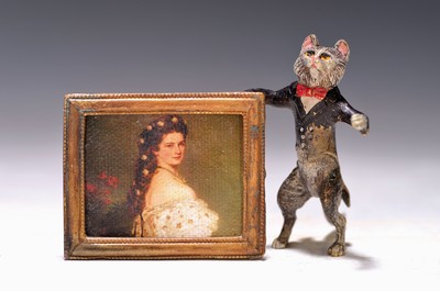 Wiener Bronze, 2.H.20.Jh., Katze mit Gemälde der Kaiserin Sissi, bunt staffiert, sign., ca. 6x8.5 cm
