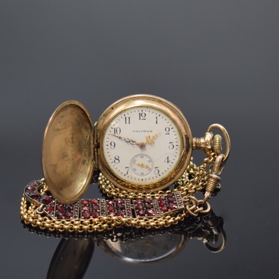WALTHAM vergoldete Damentaschenuhr an Kette in GG 585/000, USA um 1900, Strahlen-guill. Geh., Monogramm-Grav. auf Sprungdeckel, Emailzifferbl. riss., ...