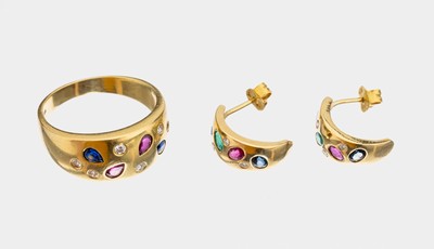 18 kt Gold Farbstein-Brillant-Schmuckset, GG 750/000, best. aus: 1 Ring, RW 61, 2 tropfenf. facett. Rubine und 2 tropfenf. facett. Saphire zus. ca. ...