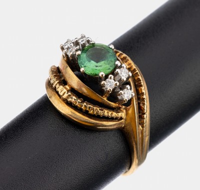 14 kt Gold Turmalin-Brillant-Ring, GG/WG 585/000, mittig rundfacett. Turmalin ca. 1.0 ct, 6 Brillanten zus. ca. 0.10 ct Weiß/si, RW 58, ca. 6.1 g, ...