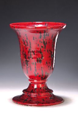 Bodenvase, Friedrich Sebald, Kunstkeramische Werkstätten, 1919-1931, Bodenvase mit dunkelroter Glasur, schwarz verlaufende Fäden in die Glasur ...