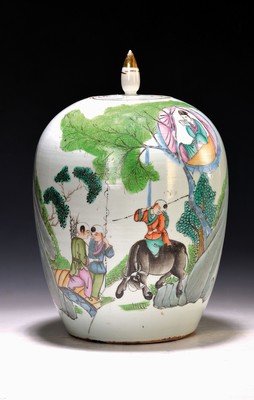 Ingwertopf/Vorratsgefäß, China, um 1880, Porzellan, polychrome figürliche Malerei, rückseitig Schriftzeichen, Porzellandeckel, H. ca. 32 cm, l. ...
