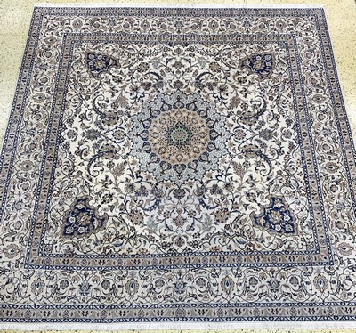 Nain fein(9 La), Persien, Mitte 20.Jhd, Korkwolle mit Seide, ca. 350 x 345 cm, ca. 500.000 Kn/qm, EHZ: 2(verschmutz)