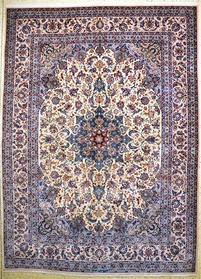 Esfahan fein, China, Mitte 20.Jhd, Korkwolle auf Seide, ca. 350 x 254 cm, EHZ: 1-2, (Fransen erneuert)