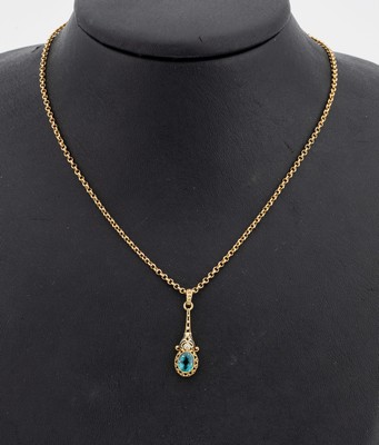 14 kt Gold Farbstein-Anhänger, GG 585/000, 1930er Jahre, ovalfacett. blaugrüner Verdelith ca. 1.0 ct, schwarz emaill., L. ca. 3 cm, ca. 1.1 g, an ...
