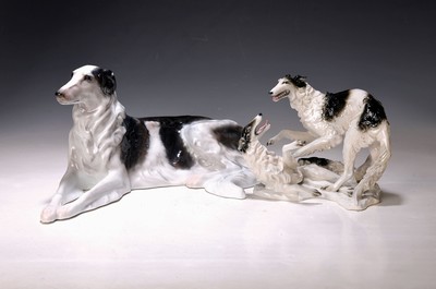 2 Porzellanfiguren Barsois/Windhunde, Rosenthal, Kunstabteilung Selb,, liegender Windhund Entw. Max Valentin (1913), Modellnr. K200, L. 39 cm; Paar ...