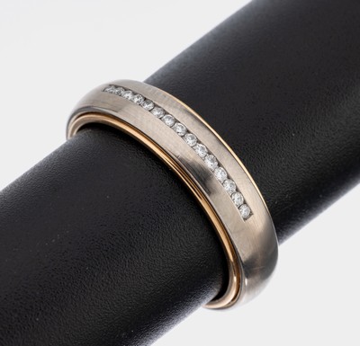 14 kt Gold Brillant-Ring, WG/RoseG 585/000,15 Brillanten zus. ca. 0.075 ct feines Weiß/si(grav.), RW 54, ca. 6.7 g