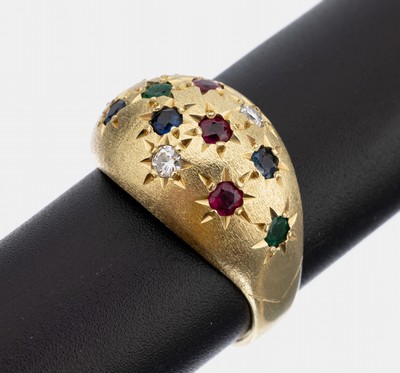 14 kt Gold Farbstein-Brillant-Ring, GG 585/000, Ringkopf sat., 3 rundfacett. Rubine, Saphire und Smaragde sternförmig gefasst zus. ca. 0.28 ct, 3 ...