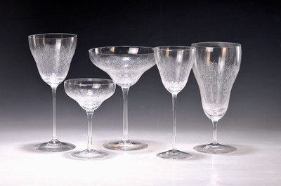 42 Trinkgläser, Rosenthal, Modell Romanze, Entwurf Björn Wiinblad, 1970er Jahre, 6 Sektgläser, 6 Sektschalen, 6 Weißweingläser, 5 ...