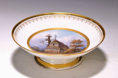 Fußschale, KPM, Biedermeier, 19. Jh., Landschaft mit Kapelle und Storchennest, feine polychrome Bemalung, Goldstaffage, ca. 5.5 x 18 cm, Malermarke ...