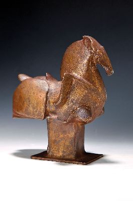 Gernot Rumpf, 1941 Kaiserslautern-2025, Bronzefigur, Pegasus/Pferd patiniert, signiert und num. III/V, ca. 25 x 21 cm Gießerstempel Strehle