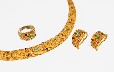 3-teiliges 14 kt Gold Farbstein-Schmuckset, GG 585/000, 46 Saphire, Rubine und Smaragde in versch. Schliffformen zus. ca. 6.40 ct, best. aus: Collier ...