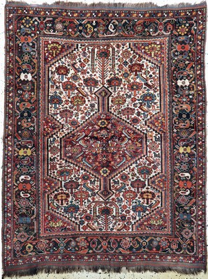 Khamseh antik, Persien, 19.Jhd, Wolle auf Wolle, ca. 190 x 144 cm, Mottenfraß, EHZ: 3