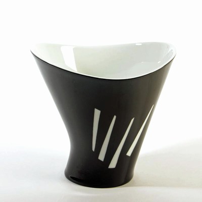 3 Porzellanvasen, Rosenthal, Kunstabteilung Selb, Entw. Beate Kuhn & Hans Stangl, 1950er -Jahre, Porzellan, Beate Kuhn: Vase "Kummet" H. ...