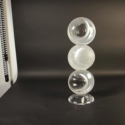 Glasskulptur, Romano Dona, Murano, Ende 20.Jh., farbloses Glas, z.T. geschliffen, drei übereinander gestapelte Glaslinsen