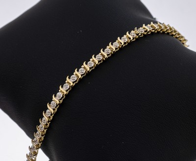 10 kt Gold Diamant-Armband, GG 417/000, Diamanten zus. ca. 0.23 ct Weiß-l.get.Weiß/p, L. ca. 16 cm, Kastenschloss mit Sicherheitsacht, ca. 5.2 g