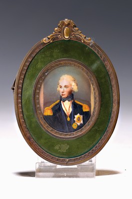 Miniaturmalerei, deutsch, um 1900, Porträt eines jungen Offiziers, feine Gouachemalerei, ca. 4.5x3cm, u.Gl., ovaler Rahmen ca. 10x7cm