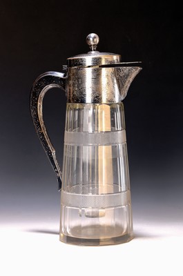 Großer Henkelkrug, wohl WMF, 1.Hälfte 20.Jh., farbloses Glas, geschliffen und geschnitten, Silbermontur, mit Glaseinsatz, umgemarkt, H. 41 cm