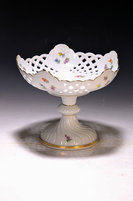 Fußschale, Meissen, 20.Jh., Porzellan, Streublümchen, Goldrand, D. 19 cm, H. 16 cm