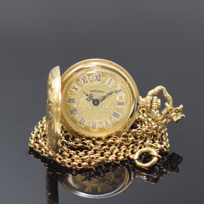 BERGANA Savonette Damentaschen-/anhängeuhr in GG 585/000 an Kette in GG 333/000, Schweiz um 1970, Handaufzug, floral grav. Geh., Boden aufgedr., ...
