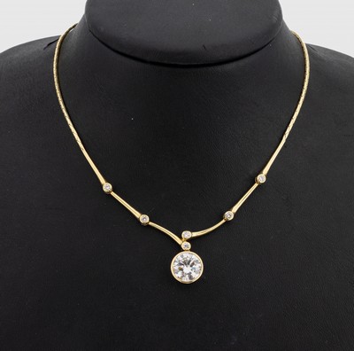 14 kt Gold Brillant-Collier, GG 585/000, Brillant ca. 4.05 ct Weiß-l.get.Weiß/p1, 6 Brillanten zus. ca. 0.25 ct Weiß/vs-si, L. ca. 45 cm, ca. ...
